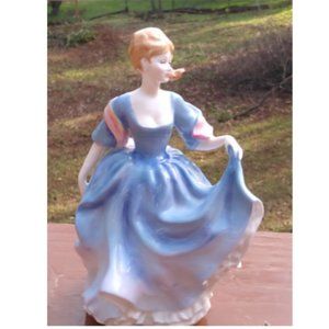 Blue Royal Dalton Lady In Blue Elizabeth